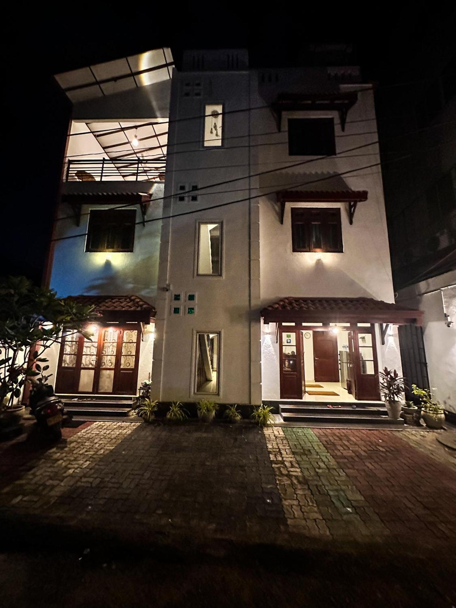 New Panda House Hotell Galle Exteriör bild