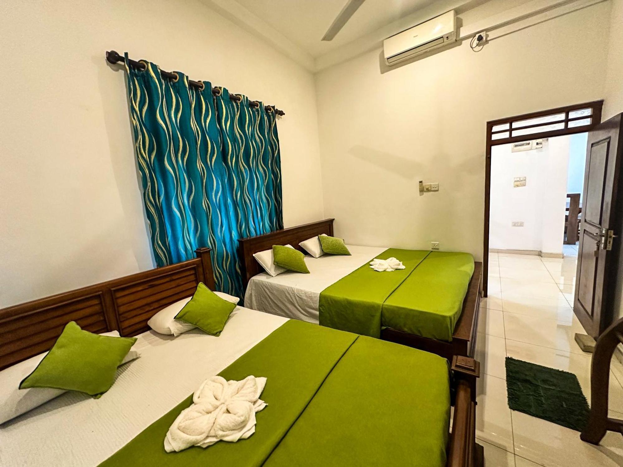 New Panda House Hotell Galle Exteriör bild