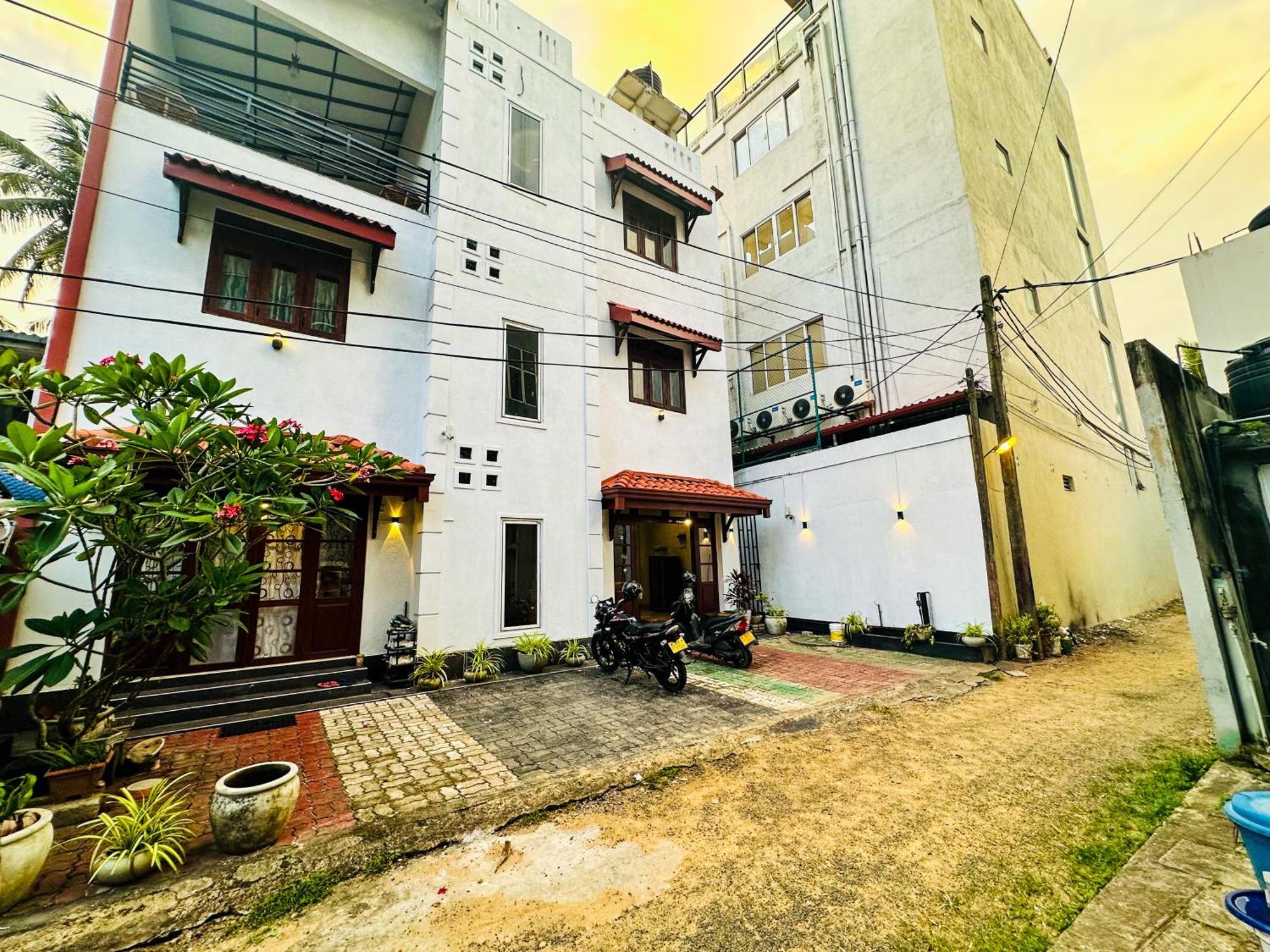 New Panda House Hotell Galle Exteriör bild